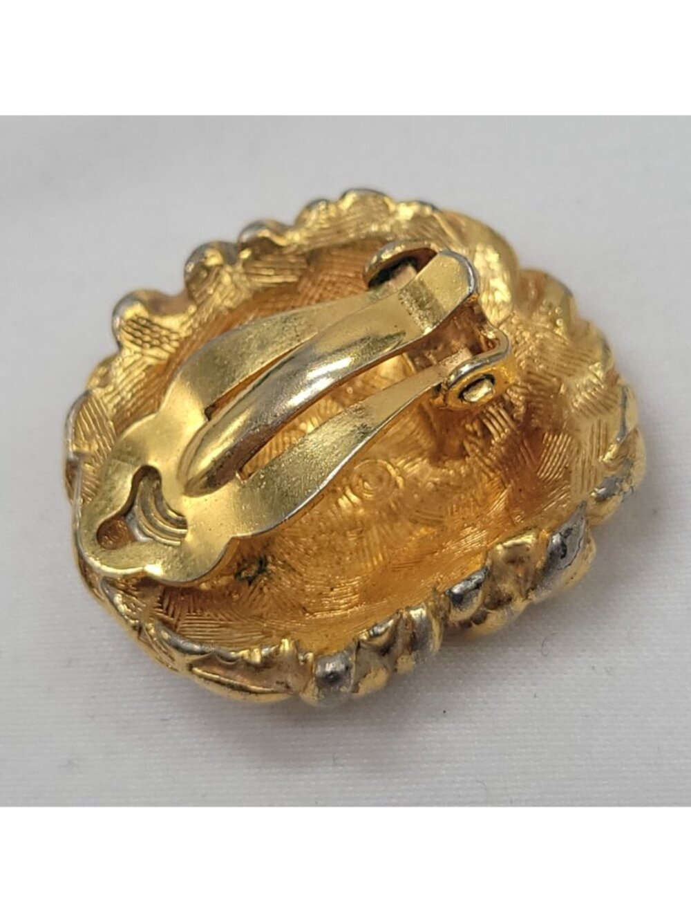 Gold-Tone Woven Clip-On Earrings By AK With Textured Design Vtg Classic Style 1" - Picture 14 of 15